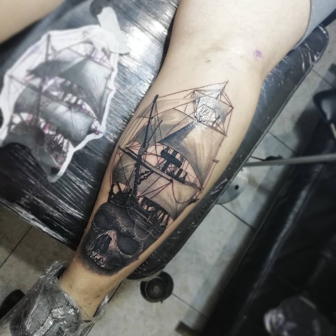 Traditional Skull Ship Tattoo Designs