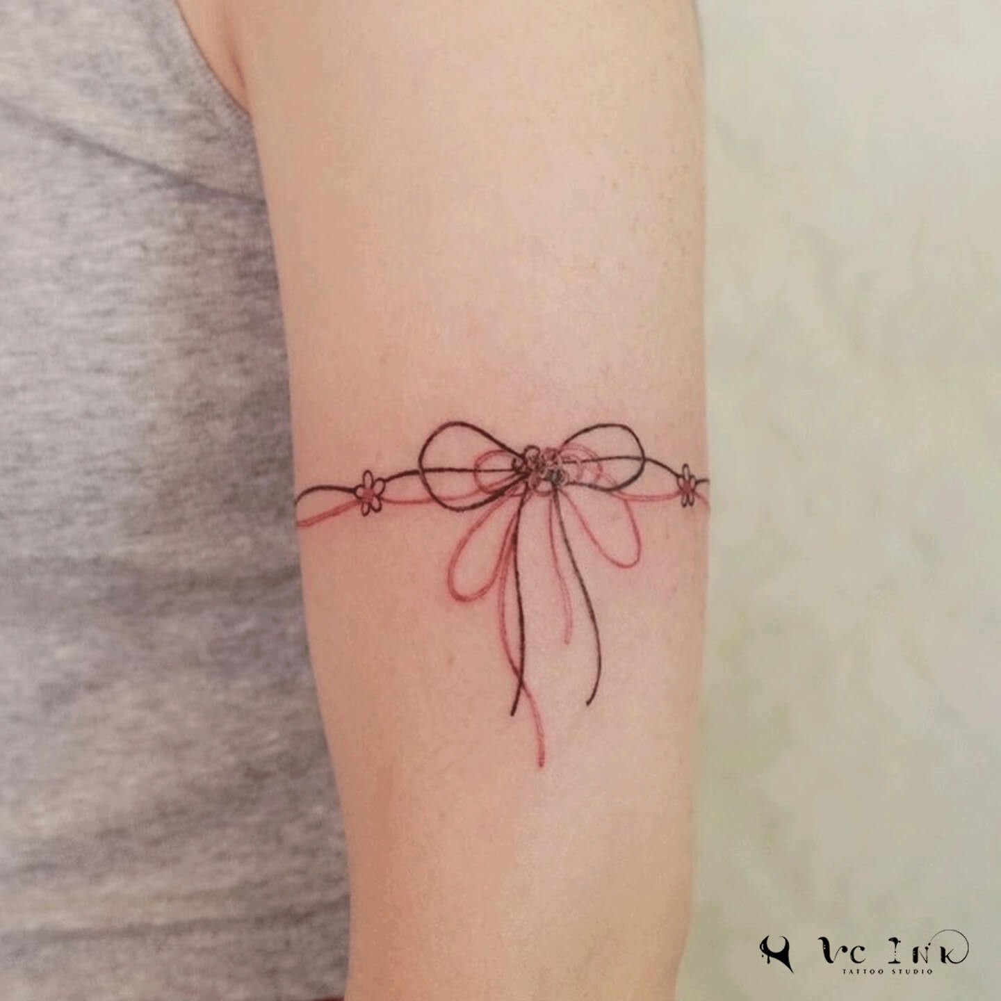 Line Armband Tattoo