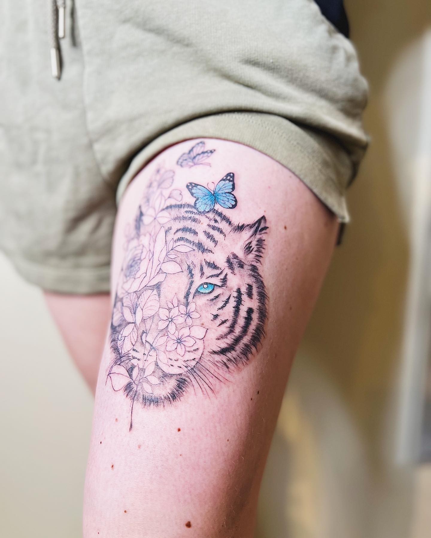 Tiger Thigh Tattoo With Butterflies