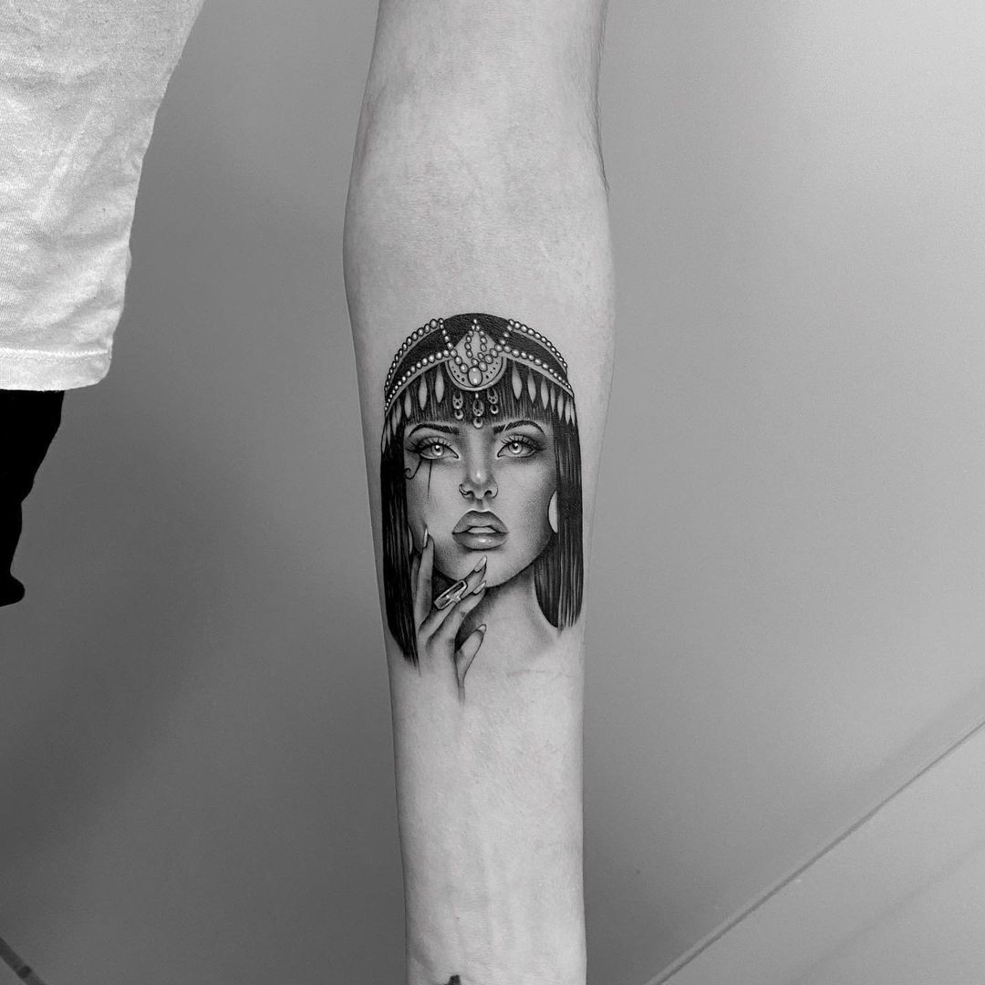 Grayscale Cleopatra Tattoo