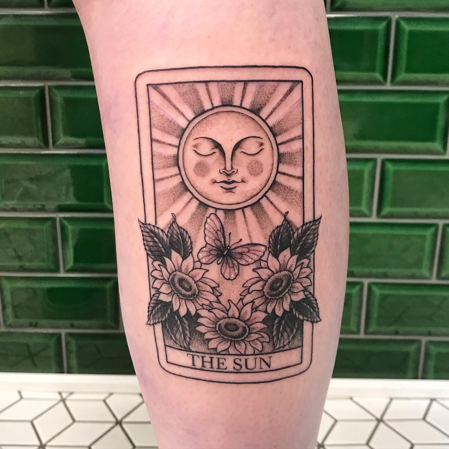 Lovely Sun Tarot Card Tattoo Designs With Floral Motifs