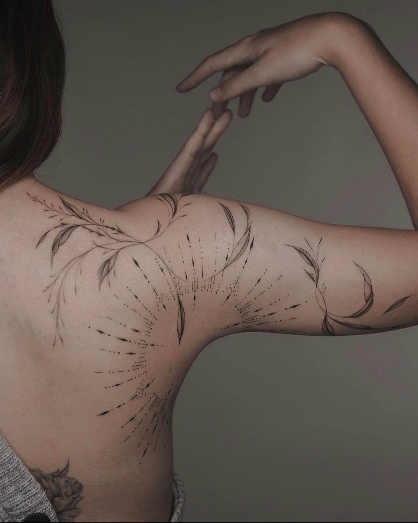 Thin Lines Shoulder Tattoos