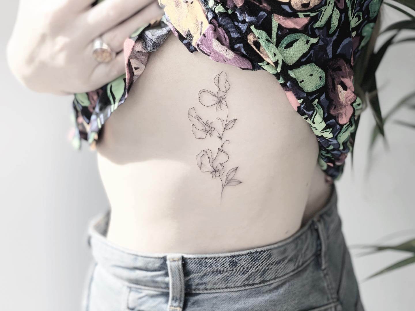 Clean Black Waist Sweet Pea Flower Tattoo