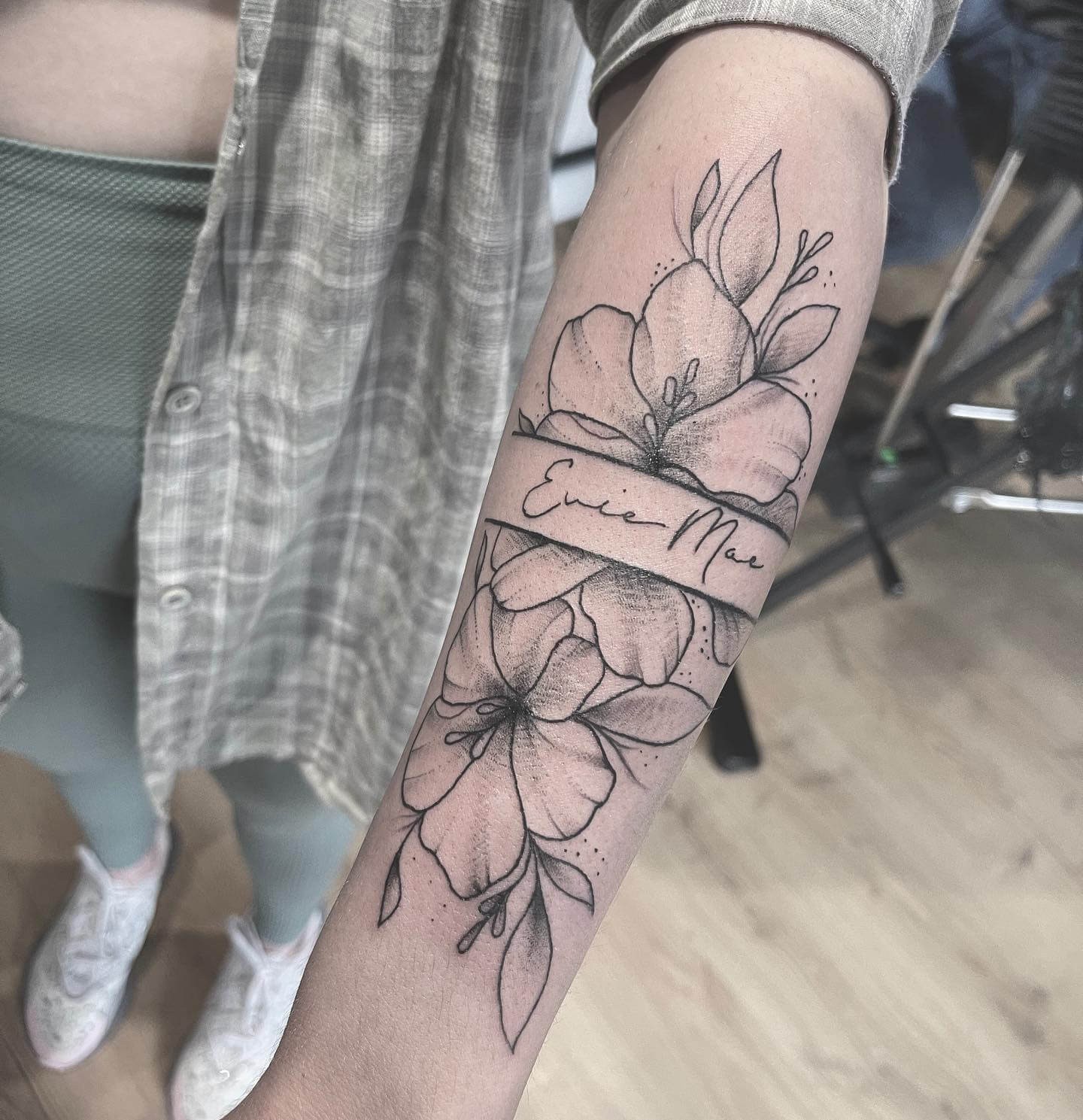 Simple Name Tattoo With Flowers