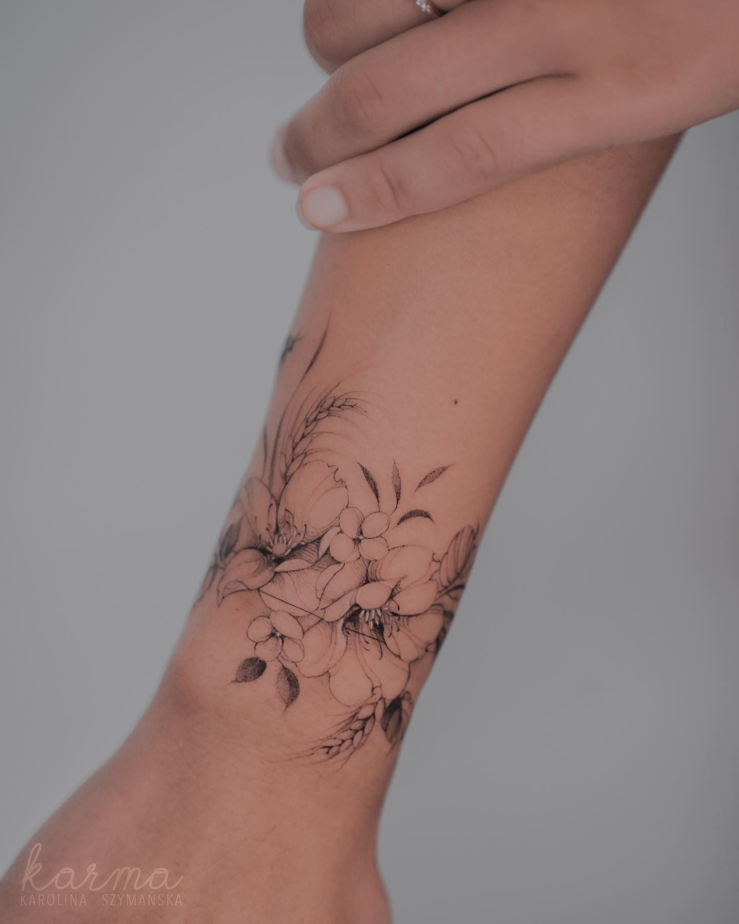 Floral Armband Tattoo