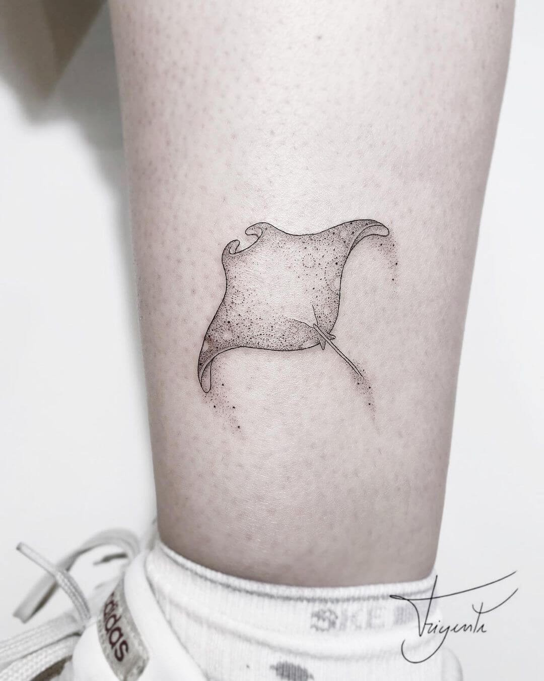 Leg Ray Tattoo Designs