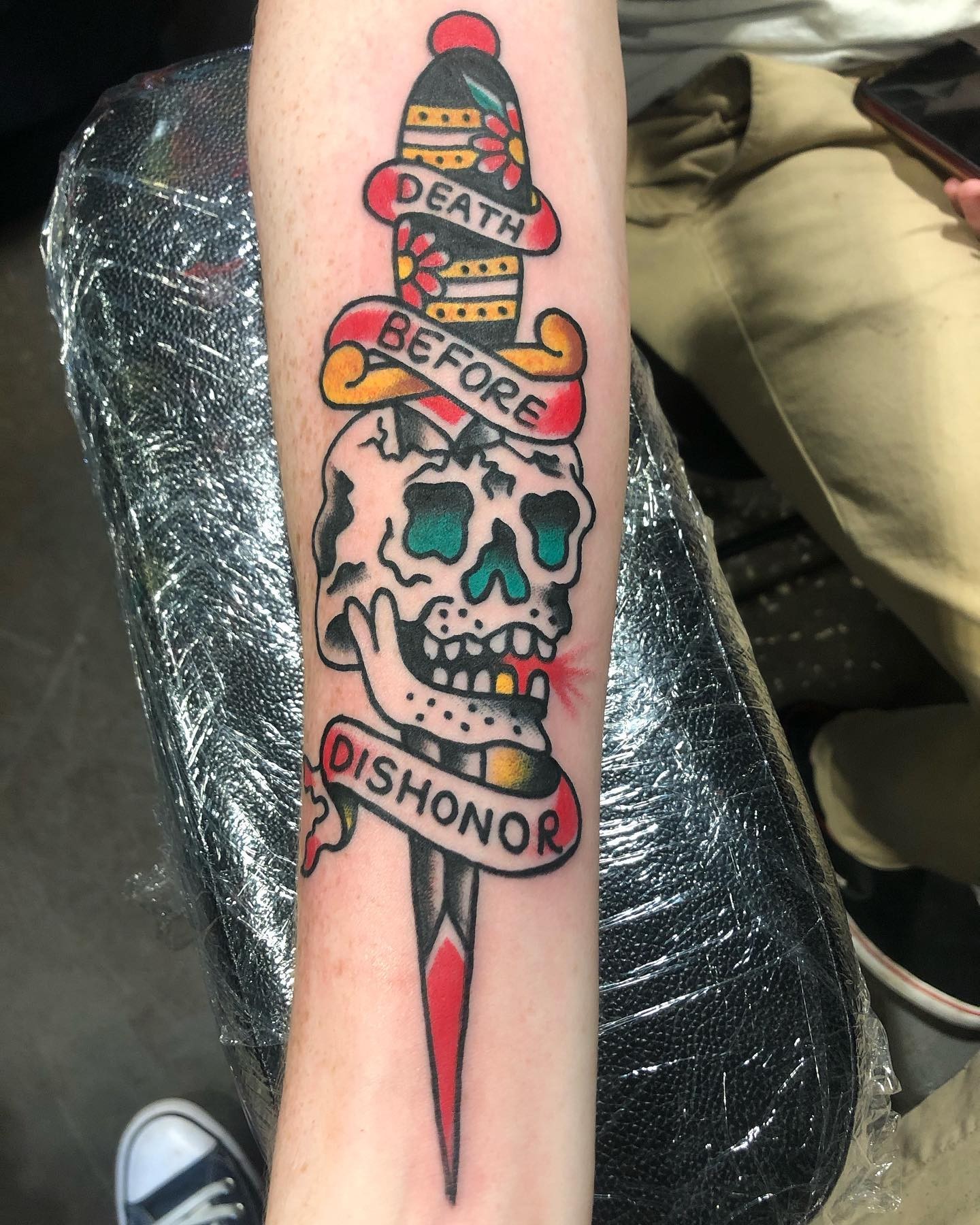 ‘Death Before Dishonor’ Skull and Dagger Tattoo Ideas