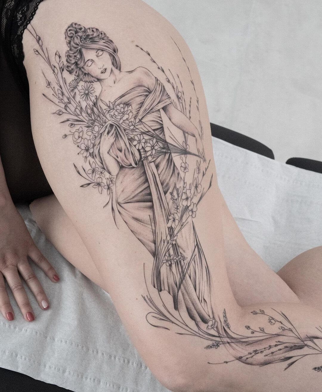 Astonishing Art Nouveau Tattoo For Those Who Like To Keep It Simple