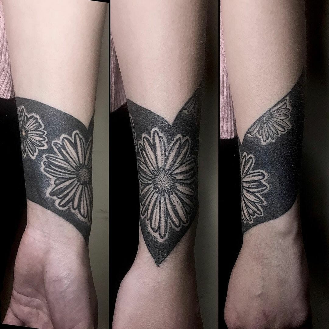 Blackwork Bracelet Tattoo