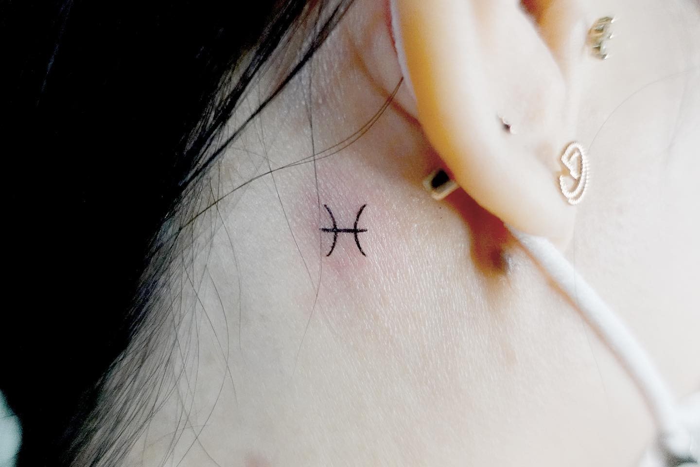 Pisces Symbol Tattoo