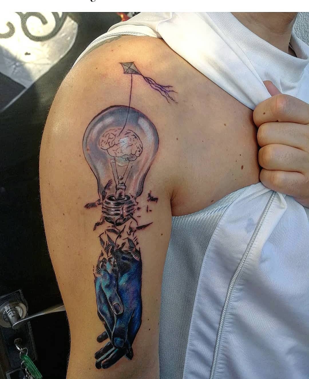 Brain Tattoo With Intriguing Hands